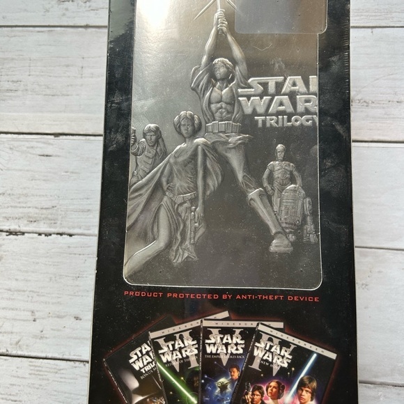 Star Wars Trilogy 4 Disc DVD
Box Set - New Sealed - Picture 5 of 8